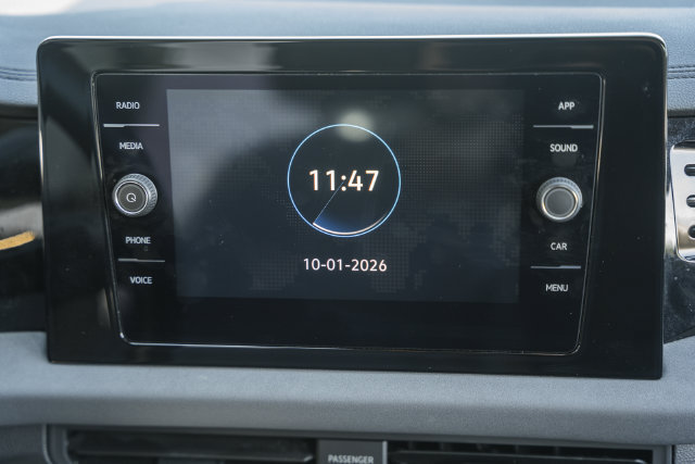 Used 2025 Volkswagen Jetta SE FWD image 27