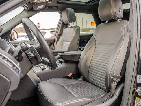 Used 2023 Land Rover Discovery S R-Dynamic image 19