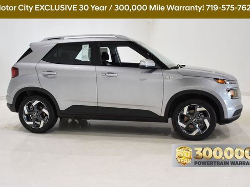 New 2025 Hyundai Venue SEL image 4