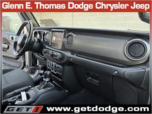 Certified 2021 Jeep Gladiator Willys image 31