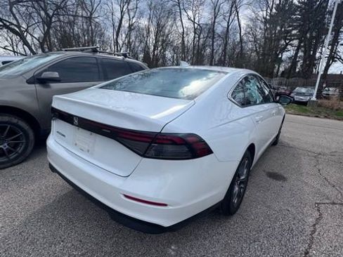 Used 2023 Honda Accord EX image 5