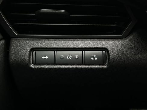Used 2024 Nissan Altima 2.5 SV FWD image 24