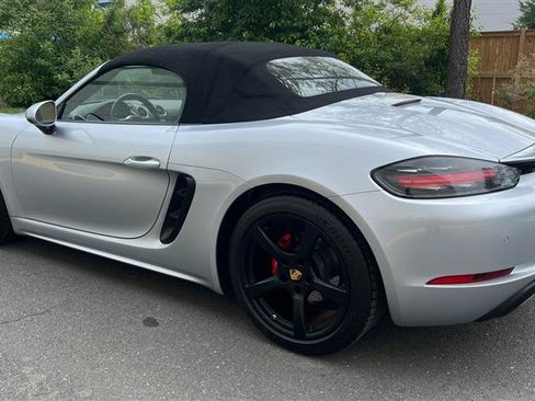 Used 2018 Porsche 718 Boxster RWD image 13