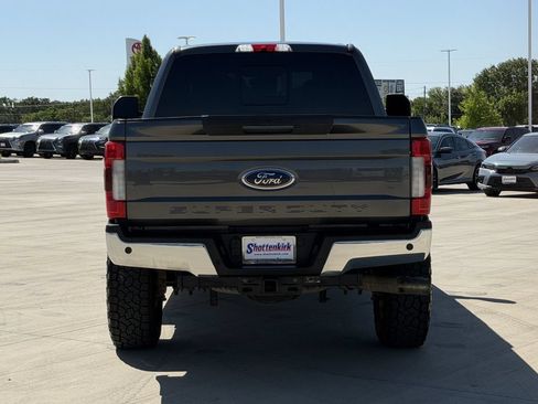 Used 2018 Ford F250 Lariat w/ Lariat Ultimate Package AWD/4WD image 5
