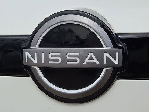 Used 2025 Nissan Pathfinder SV FWD image 9