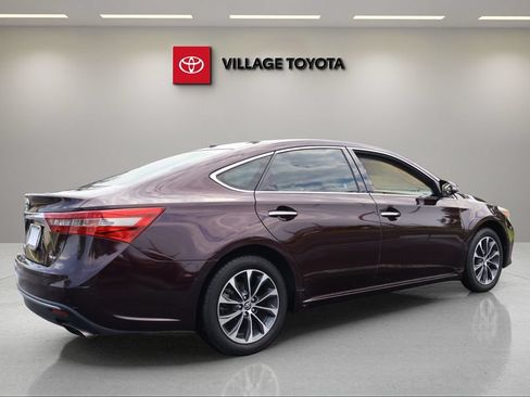 Certified 2016 Toyota Avalon XLE FWD image 5