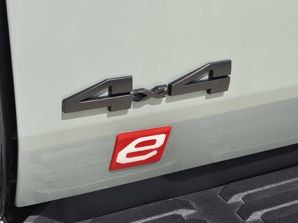 Used 2024 Toyota Tundra Limited w/ TRD Off-Road Package AWD/4WD image 94