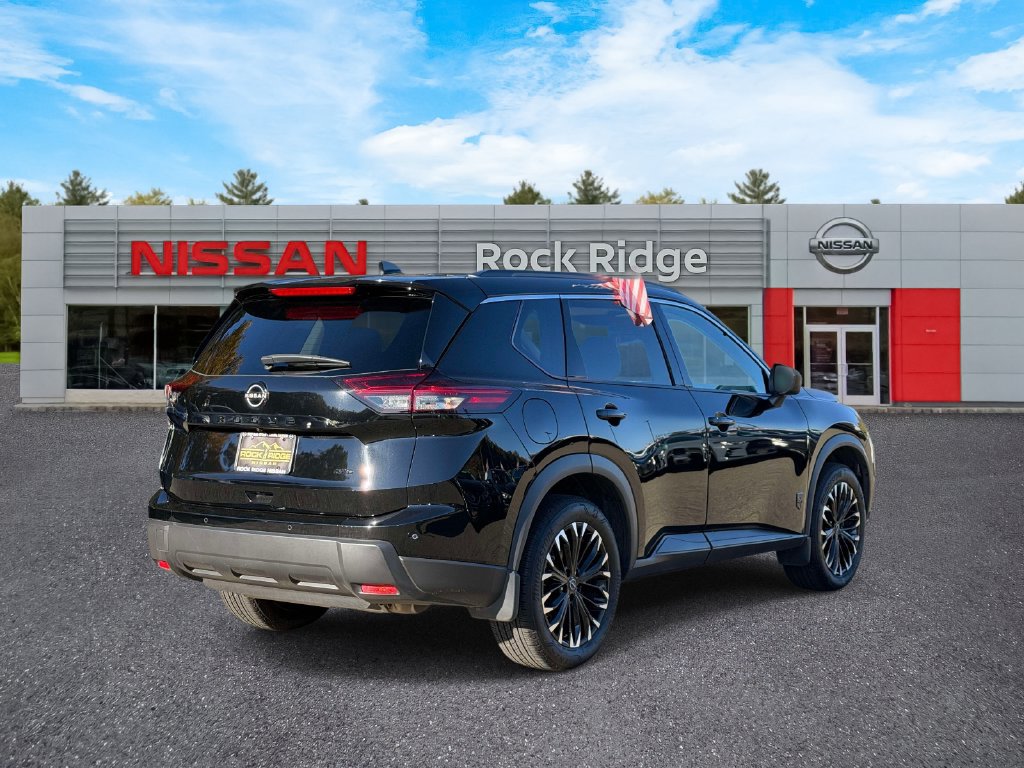 Used 2026 Nissan Rogue Dark Armor AWD/4WD image 5
