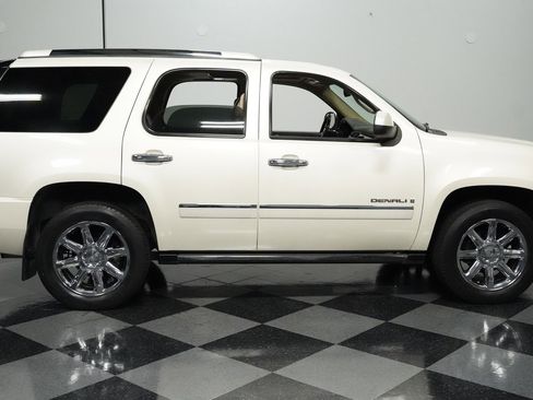Used 2009 GMC Yukon Denali image 12