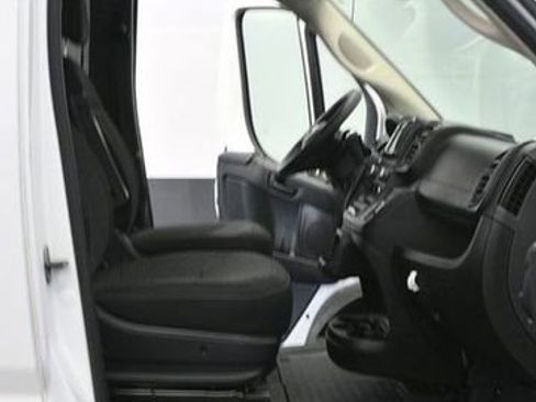 Used 2024 RAM ProMaster 2500 w/ Convenience Group FWD image 10