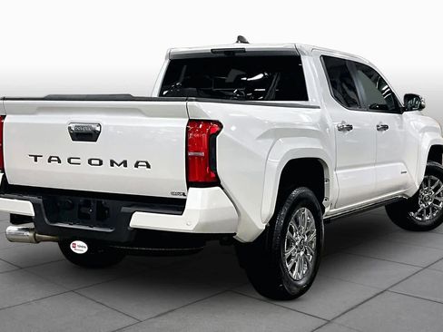 Used 2025 Toyota Tacoma Limited AWD/4WD image 12