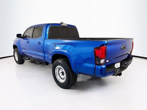 Used 2018 Toyota Tacoma TRD Sport image 7