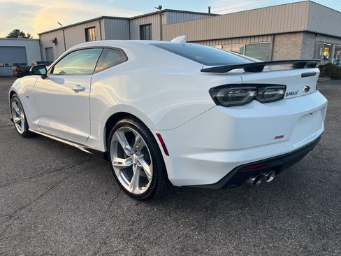 Used 2022 Chevrolet Camaro LT image 3