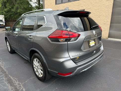 Used 2018 Nissan Rogue SV AWD/4WD image 10