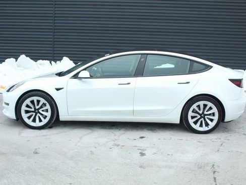 Used 2022 Tesla Model 3 Long Range image 2