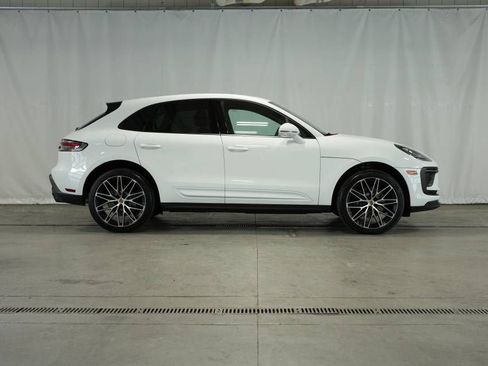 Certified 2025 Porsche Macan AWD/4WD image 8