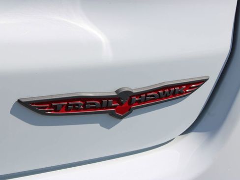 Used 2025 Jeep Compass Trailhawk AWD/4WD image 14