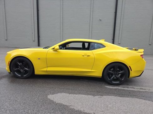 Used 2017 Chevrolet Camaro SS RWD image 6