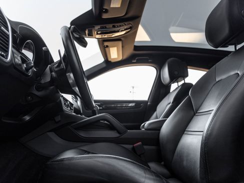 Certified 2022 Porsche Cayenne image 23