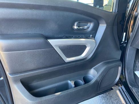 Used 2024 Nissan Titan SV w/ SV Convenience Package AWD/4WD image 18