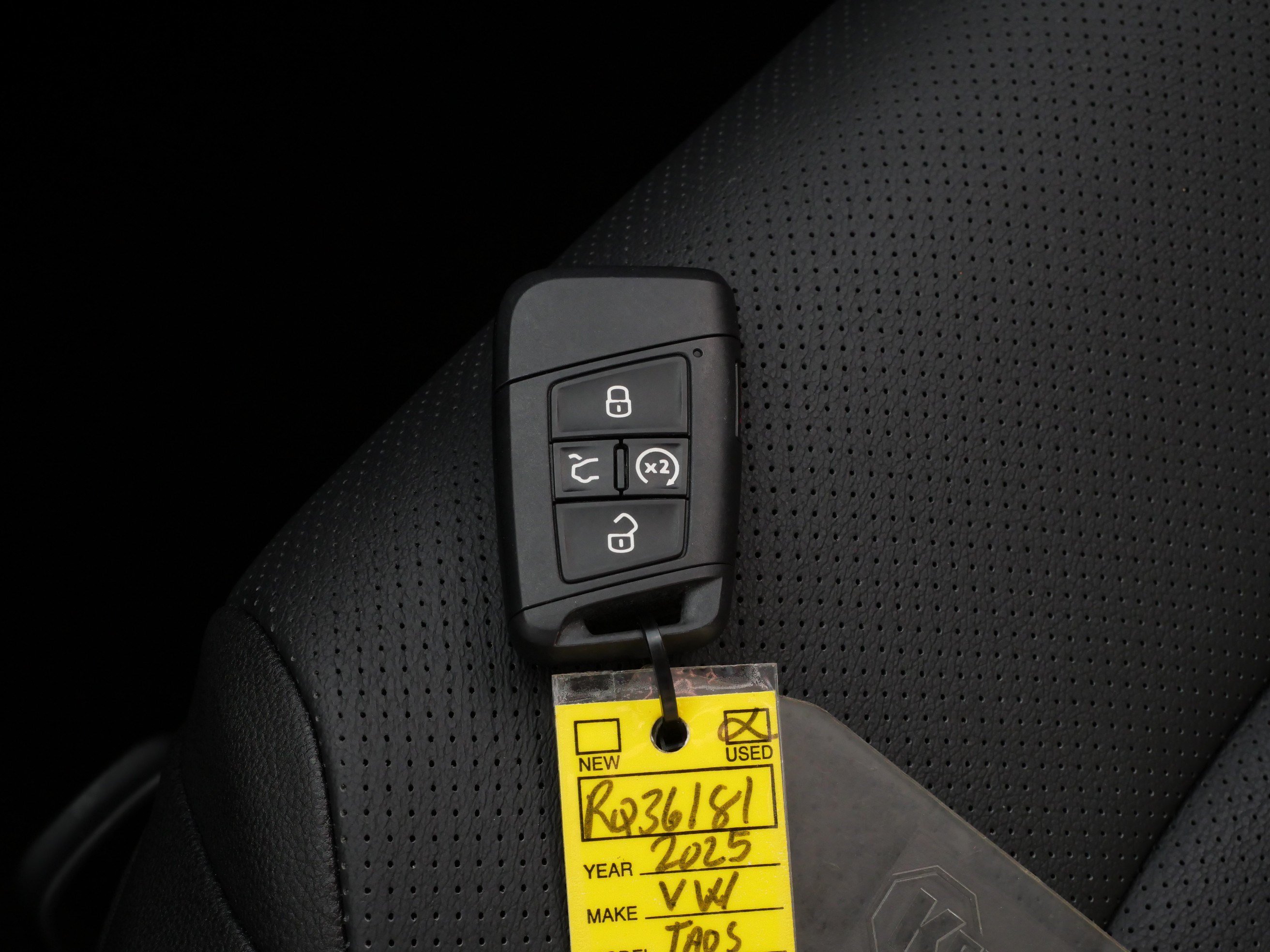 Certified 2025 Volkswagen Taos SEL AWD/4WD image 30