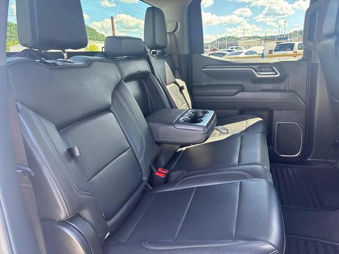 Used 2025 GMC Sierra 1500 SLT AWD/4WD image 30