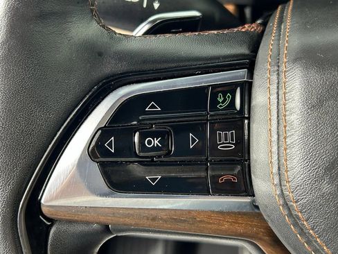 Used 2022 Jeep Grand Cherokee Summit w/ Advanced Protech Group IV AWD/4WD image 28