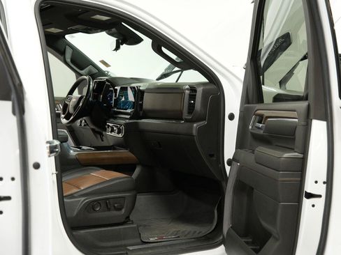 Certified 2024 Chevrolet Silverado 3500 High Country w/ High Country Premium Package AWD/4WD image 18
