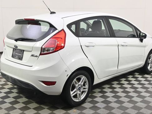 Used 2017 Ford Fiesta SE image 7