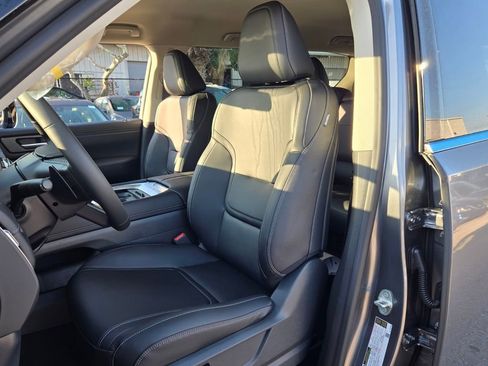 New 2026 Nissan Armada SV image 9