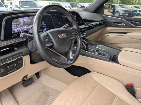 Used 2022 Cadillac Escalade ESV Premium Luxury w/ Performance Package AWD/4WD image 10