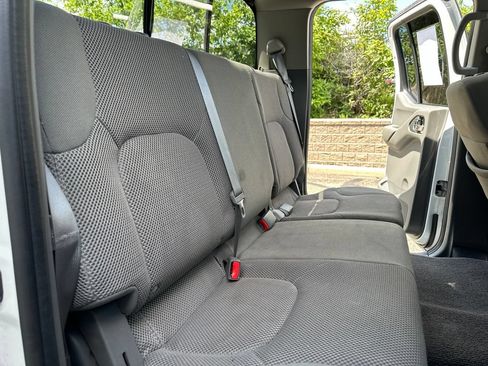 Used 2020 Nissan Frontier SV w/ Midnight Edition Floor Mats AWD/4WD image 28