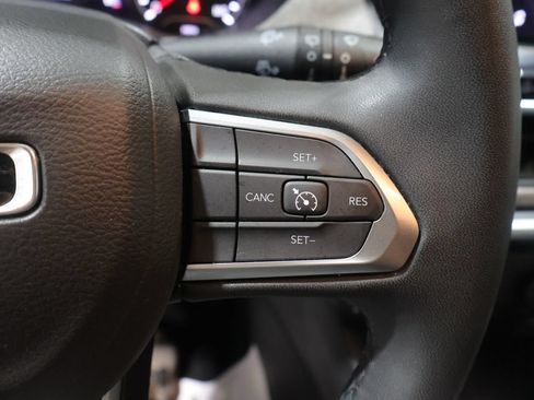 Used 2024 Jeep Compass Latitude AWD/4WD image 33