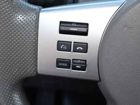 Used 2020 Nissan Frontier SV AWD/4WD image 11