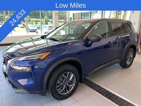 Used 2023 Nissan Rogue S AWD/4WD image 2