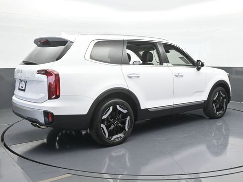 Used 2023 Kia Telluride S w/ S Sunroof Package image 6