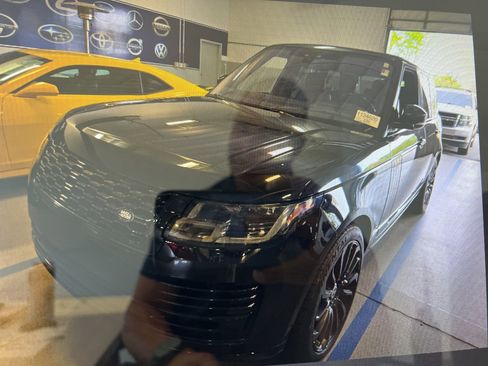 Used 2018 Land Rover Range Rover Supercharged AWD/4WD image 10