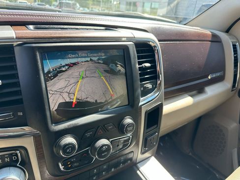 Used 2017 RAM 1500 Laramie RWD image 38