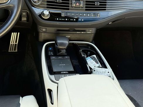 Used 2022 Lexus LS 500 F Sport w/ Accessory Package (Z1) AWD/4WD image 19