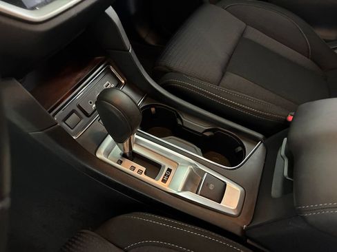 Used 2024 Subaru Ascent Premium w/ Convenience Package image 19