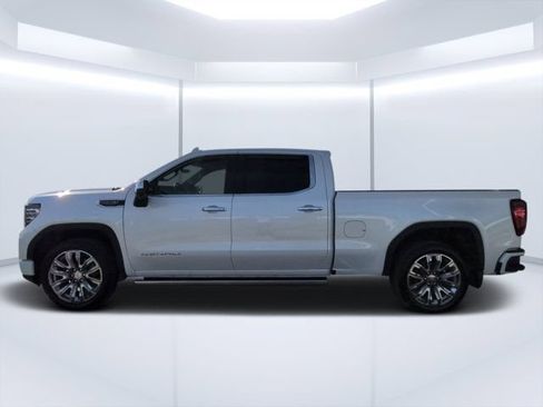 Used 2024 GMC Sierra 1500 Denali w/ Denali Reserve Package AWD/4WD image 6