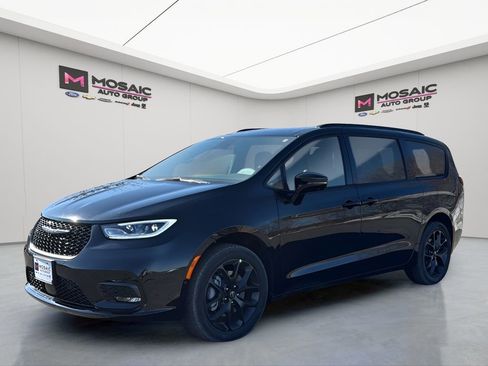 New 2026 Chrysler Pacifica Select image 6