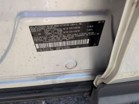 Used 2015 Toyota RAV4 Limited image 32