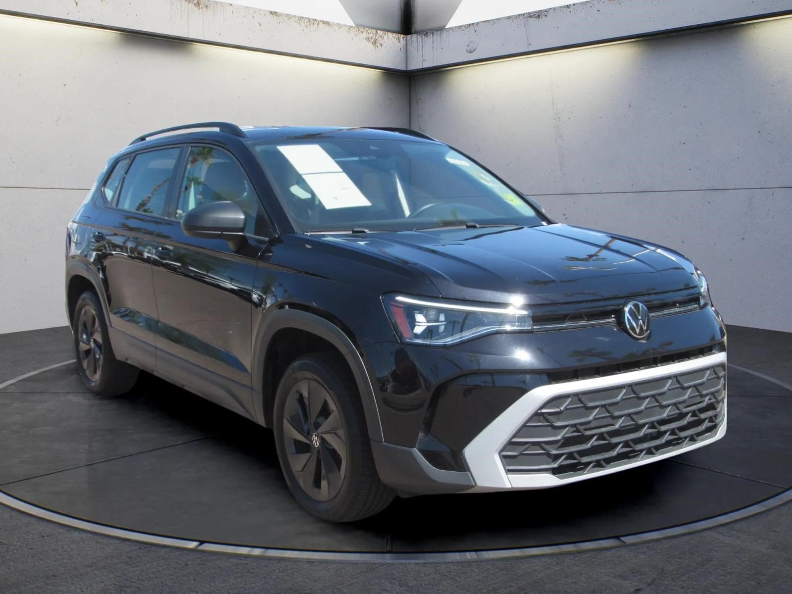 Used 2025 Volkswagen Taos S FWD image 2