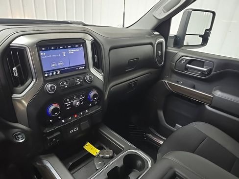 Used 2022 Chevrolet Silverado 3500 LT w/ Convenience Package image 25