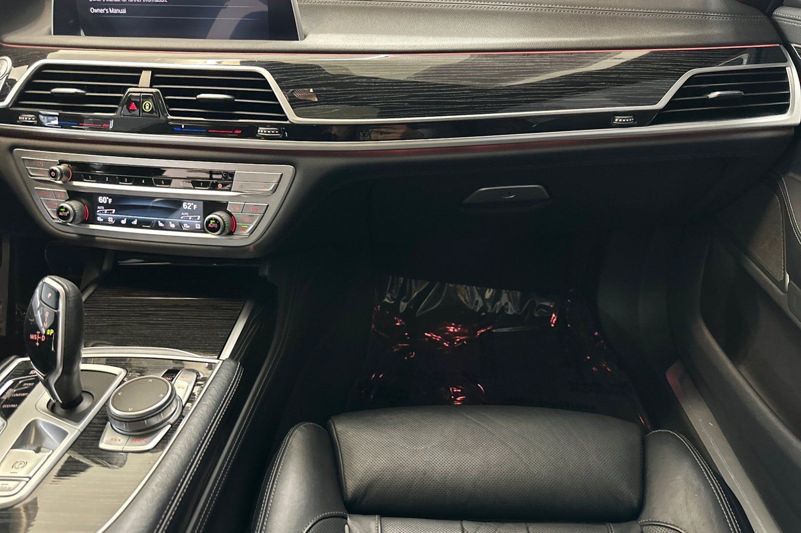 Used 2022 BMW 740i w/ M Sport Package RWD image 32