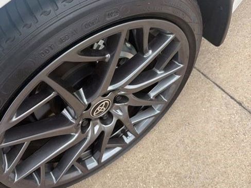 Used 2025 Toyota Camry XSE w/ Premium Plus Package image 4