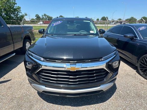 Used 2025 Chevrolet TrailBlazer LT FWD image 11