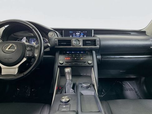 Used 2017 Lexus IS 200t RWD image 27