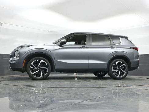 Used 2024 Mitsubishi Outlander SE image 50